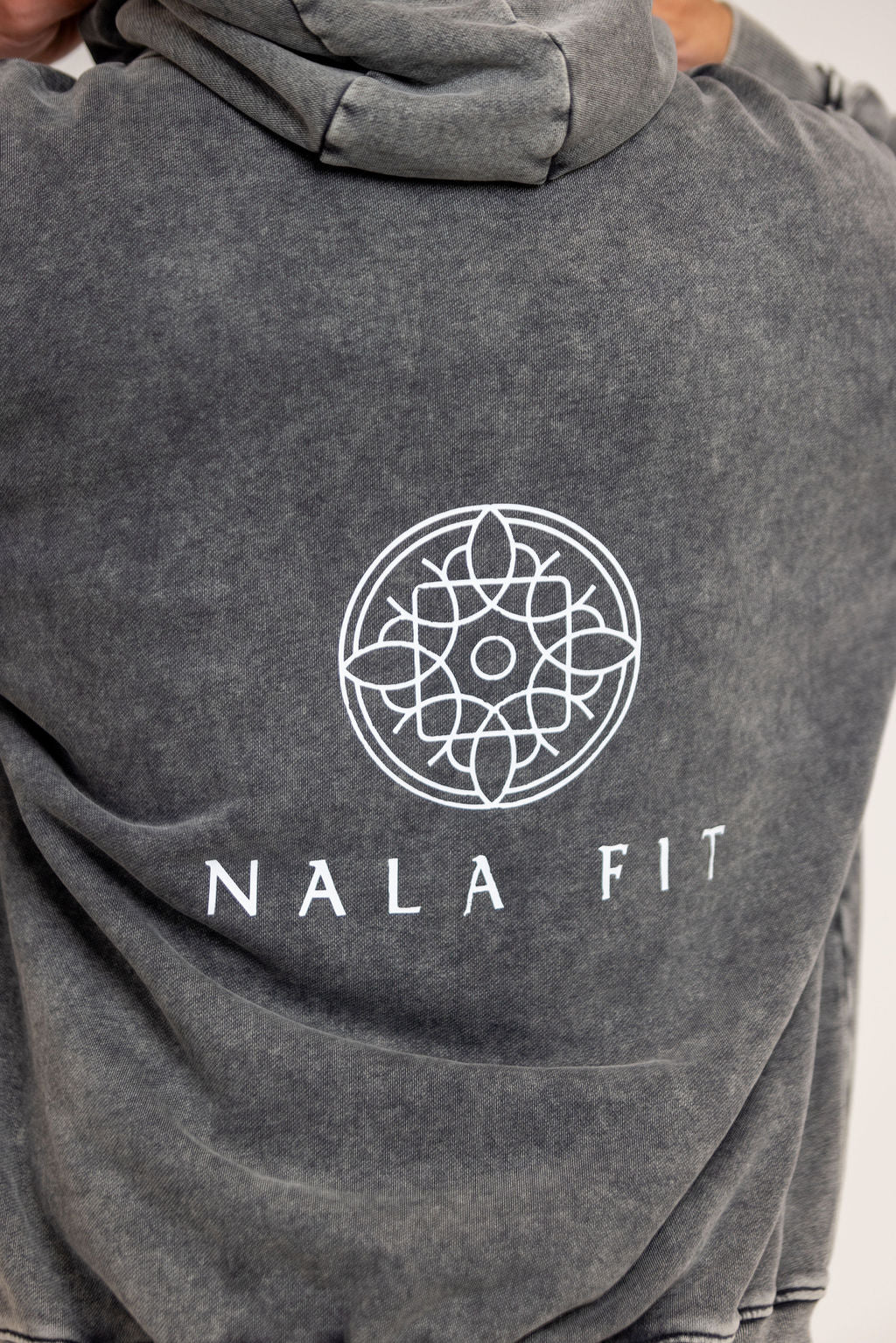 Sahara Hoodie - Desert Ash
80% cotton, 20% polyester
440gsm cotton
Made in China
Hand wash
Pull-on styling
Attached hood with front and back printed logo
Front pocket
Oversized weighted jersey fabric